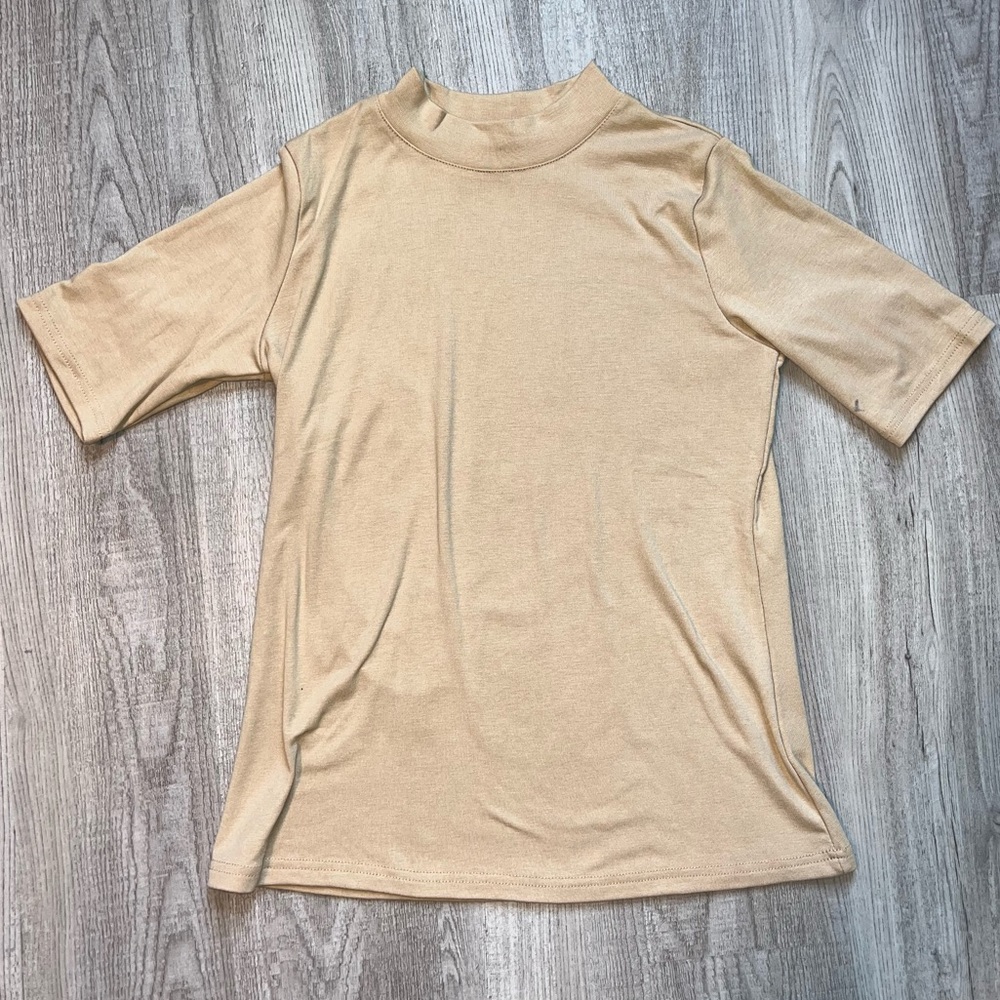 Low Turtle Neck Short Sleeve Top